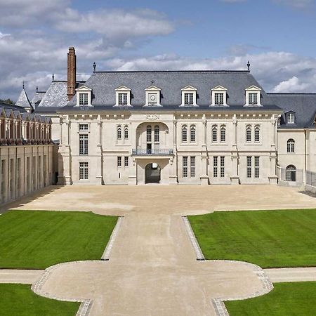 Un Appartement En Centre Ville , A 2 Pas Du Chateau De Villers Cotterets エクステリア 写真