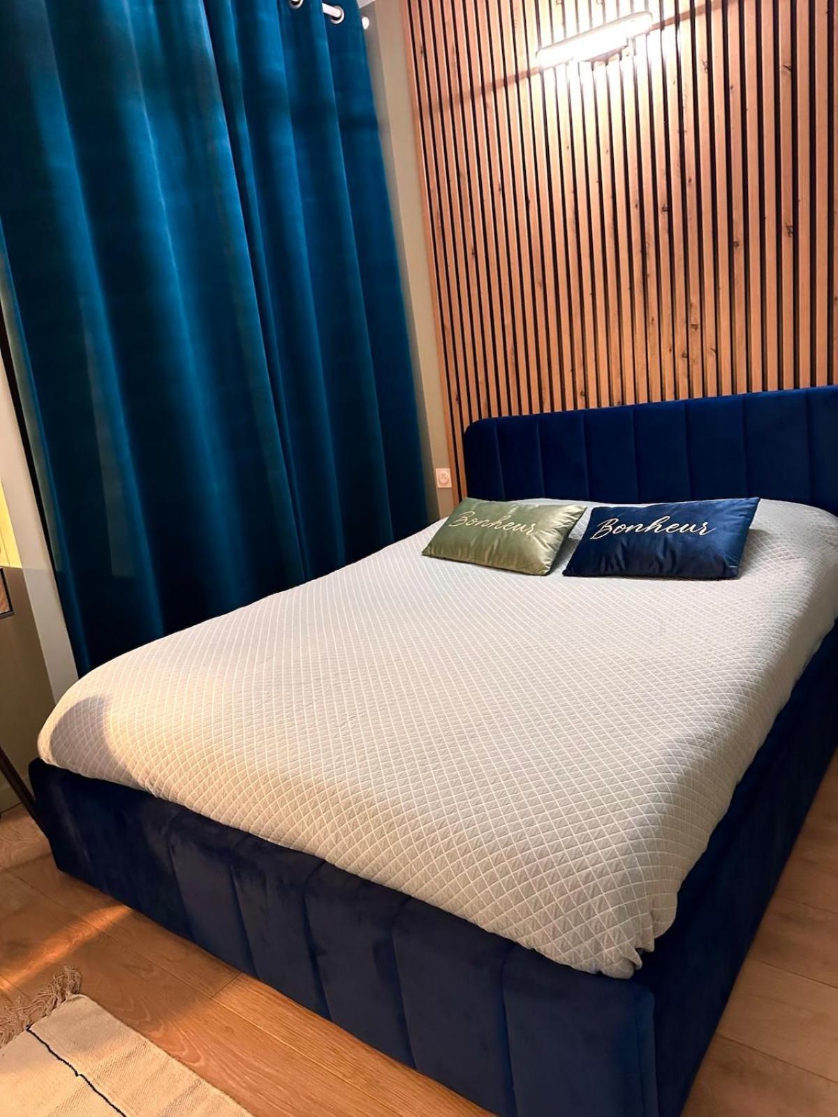 Un Appartement En Centre Ville , A 2 Pas Du Chateau De Villers Cotterets エクステリア 写真
